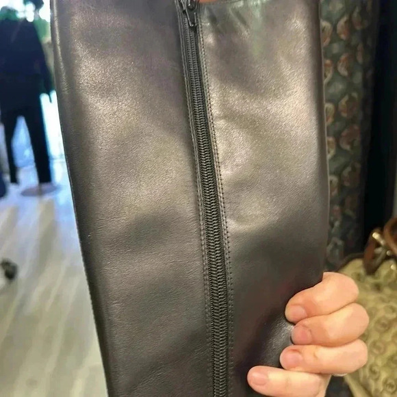 Bleecker & Bond Boots size 8, medium - Picture 8 of 9